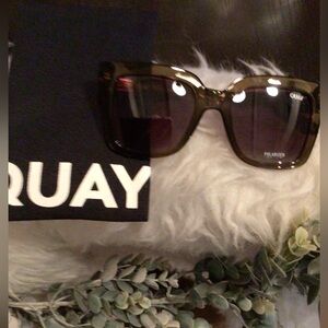 NEW! Rare Quay polarized ICY bronzed caramel Sunglasses